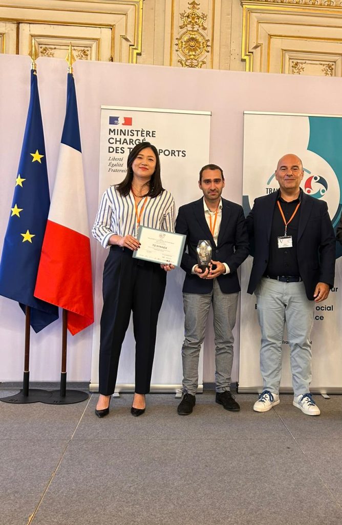 Li Yang, Joel Medeiros et Cédric Derville au ministère de la transition écologique pour recevoir le prix